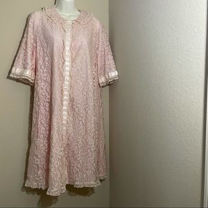 Vintage 1960 Odette Barsa Robe, Pink Ecru Lace Overlay, Size Large